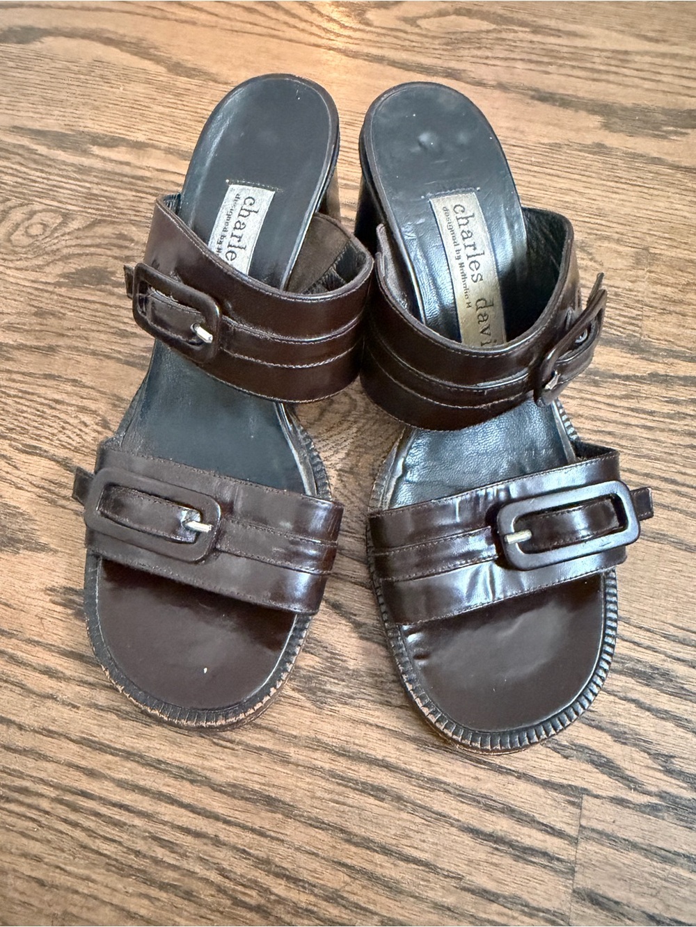 Beautiful Vintage Charles David Brown Leather sandals with buckles - size 5 1/2
